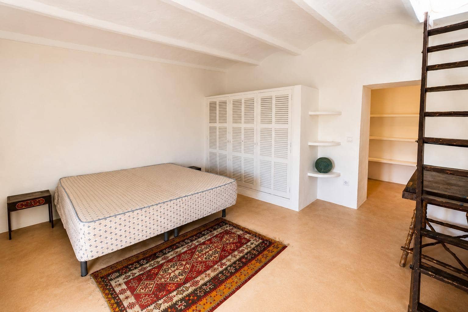3 bedroom Townhouse for rent in Ses Salines - € 1,800 (Ref: 9857645)