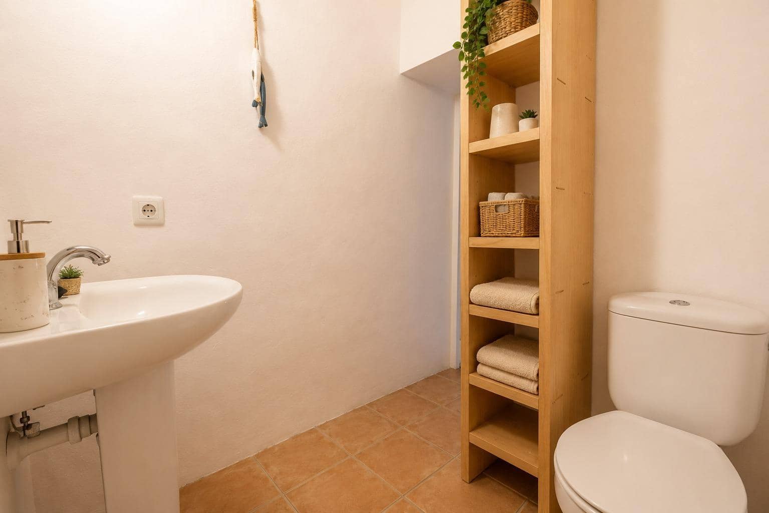 3 bedroom Townhouse for rent in Ses Salines - € 1,800 (Ref: 9857645)