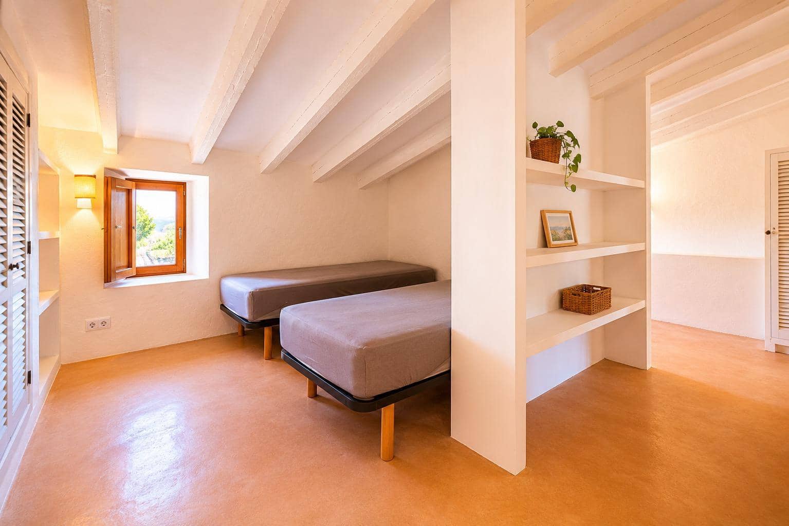 3 bedroom Townhouse for rent in Ses Salines - € 1,800 (Ref: 9857645)
