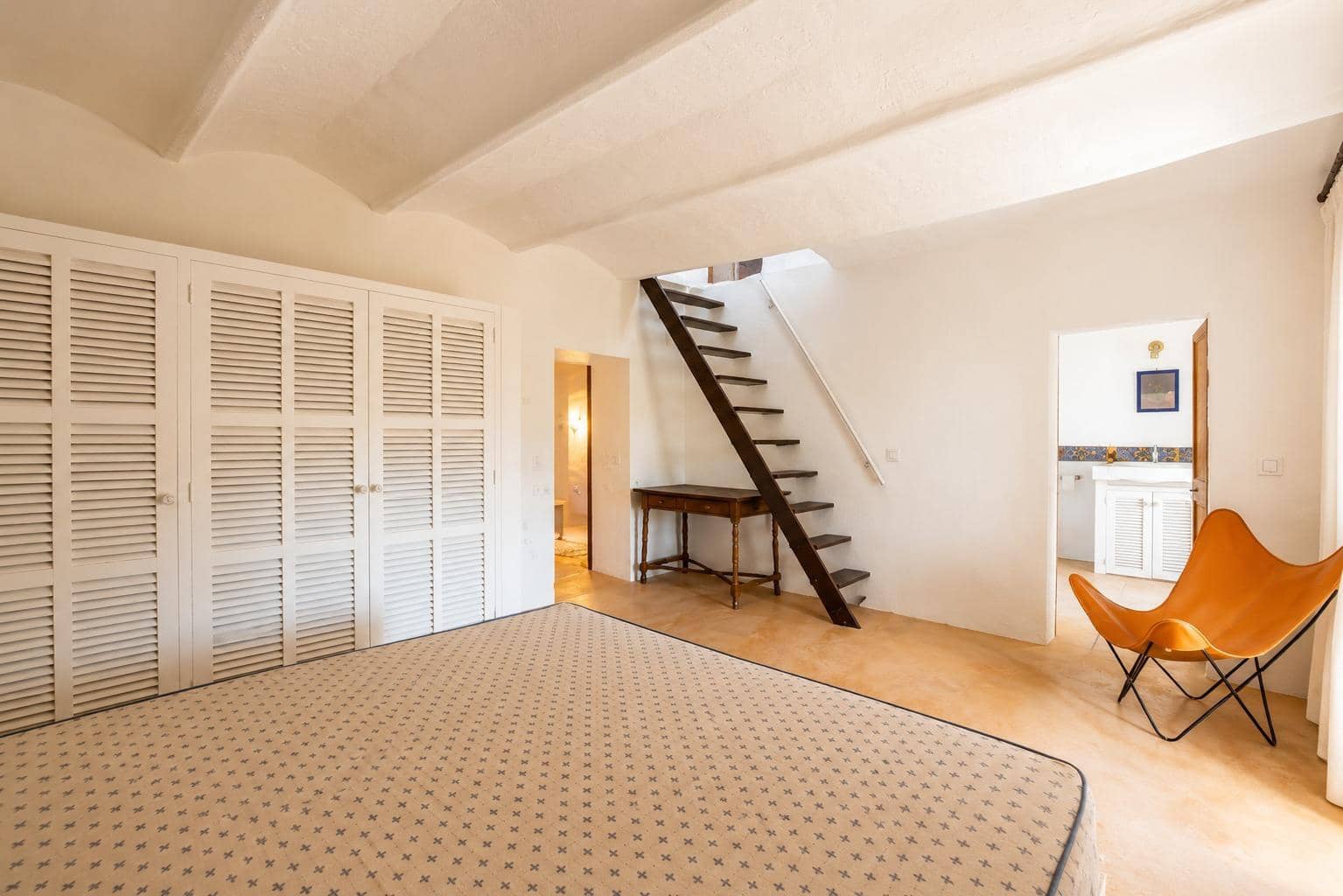 3 bedroom Townhouse for rent in Ses Salines - € 1,800 (Ref: 9857645)