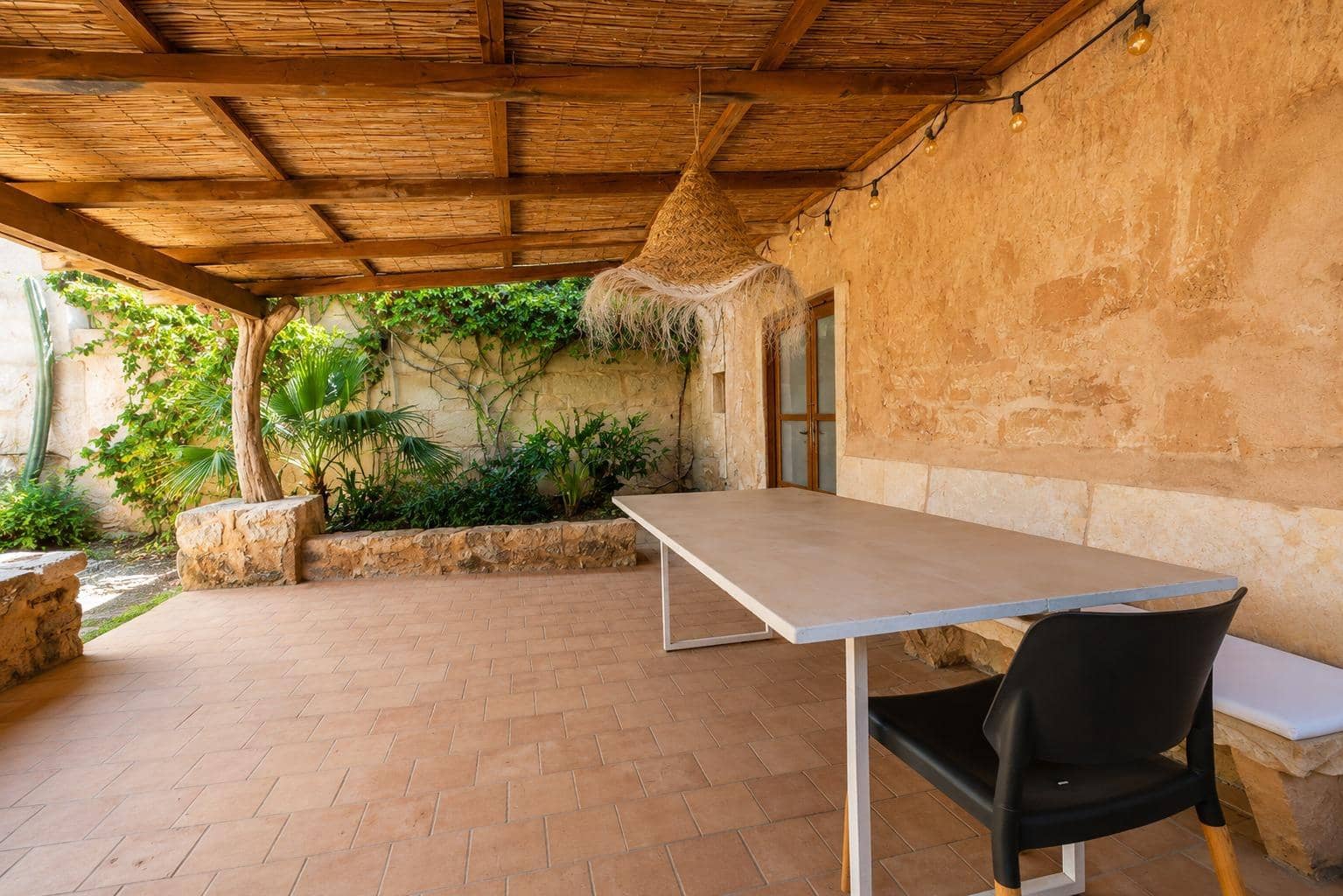 3 bedroom Townhouse for rent in Ses Salines - € 1,800 (Ref: 9857645)