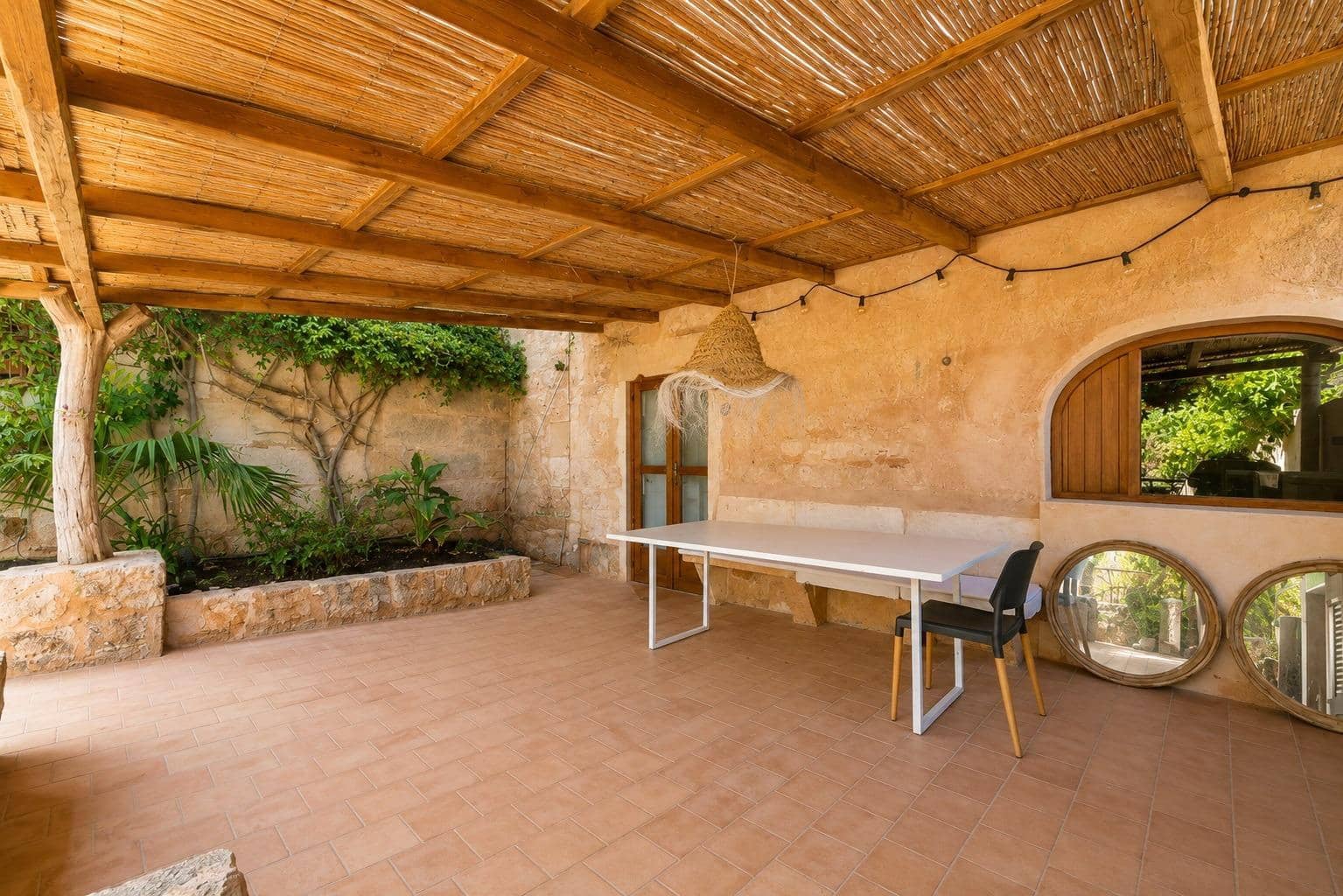 3 bedroom Townhouse for rent in Ses Salines - € 1,800 (Ref: 9857645)