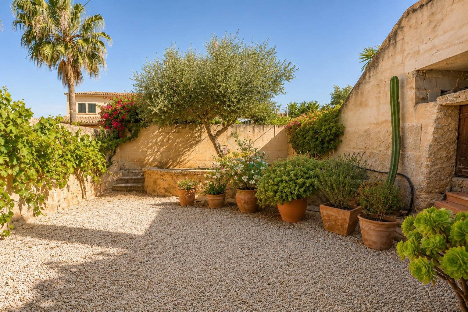 3 bedroom Townhouse for rent in Ses Salines - € 1,800 (Ref: 9857645)