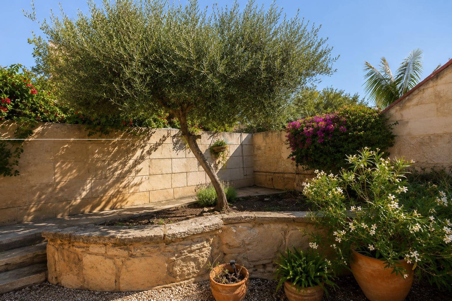 3 bedroom Townhouse for rent in Ses Salines - € 1,800 (Ref: 9857645)