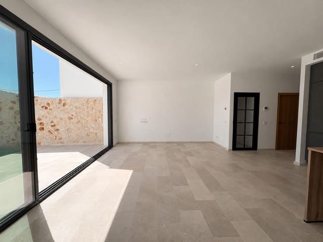 3 slaapkamer Rijtjeshuis te koop in Ses Salines met zwembad garage - € 1.385.000 (Ref: 9927446)