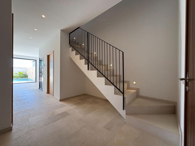 3 slaapkamer Rijtjeshuis te koop in Ses Salines met zwembad garage - € 1.385.000 (Ref: 9927446)
