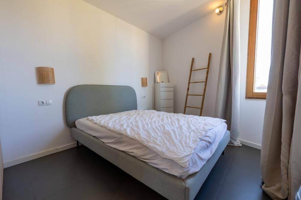 3 bedroom Penthouse for rent in Ses Salines - € 1,800 (Ref: 9934235)