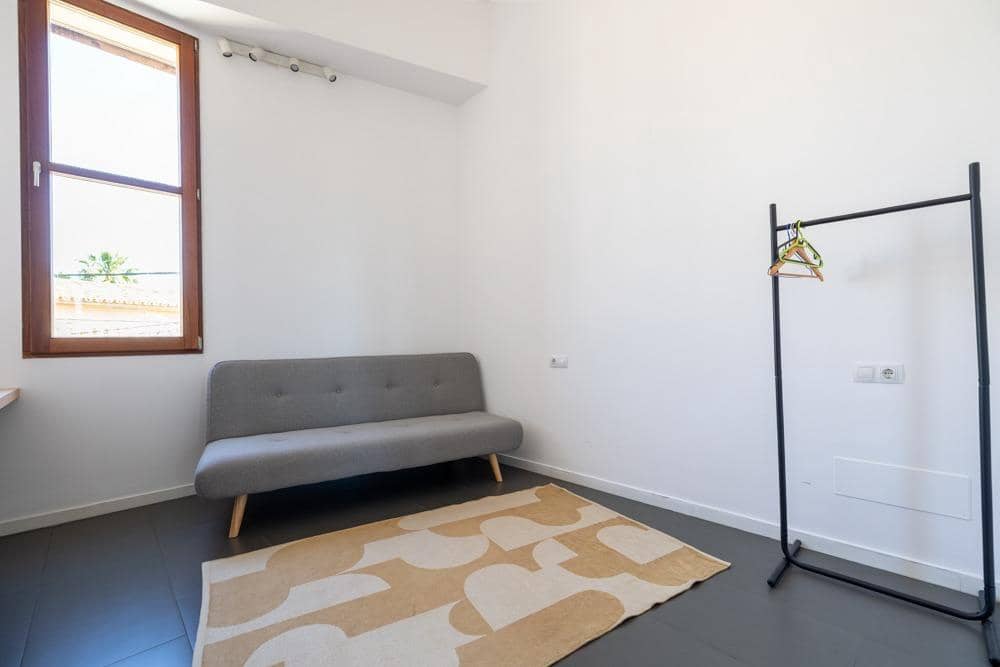 3 bedroom Penthouse for rent in Ses Salines - € 1,800 (Ref: 9934235)