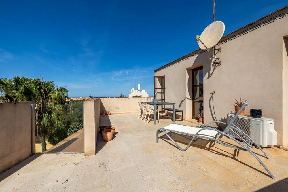 3 bedroom Penthouse for rent in Ses Salines - € 1,800 (Ref: 9934235)
