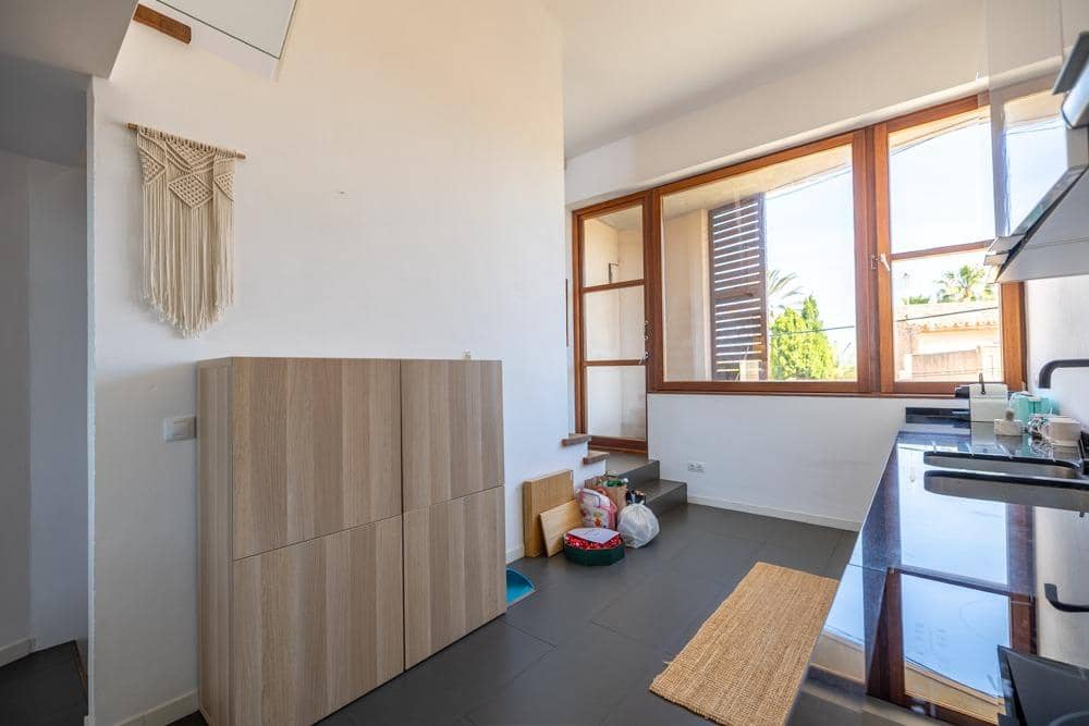 3 bedroom Penthouse for rent in Ses Salines - € 1,800 (Ref: 9934235)