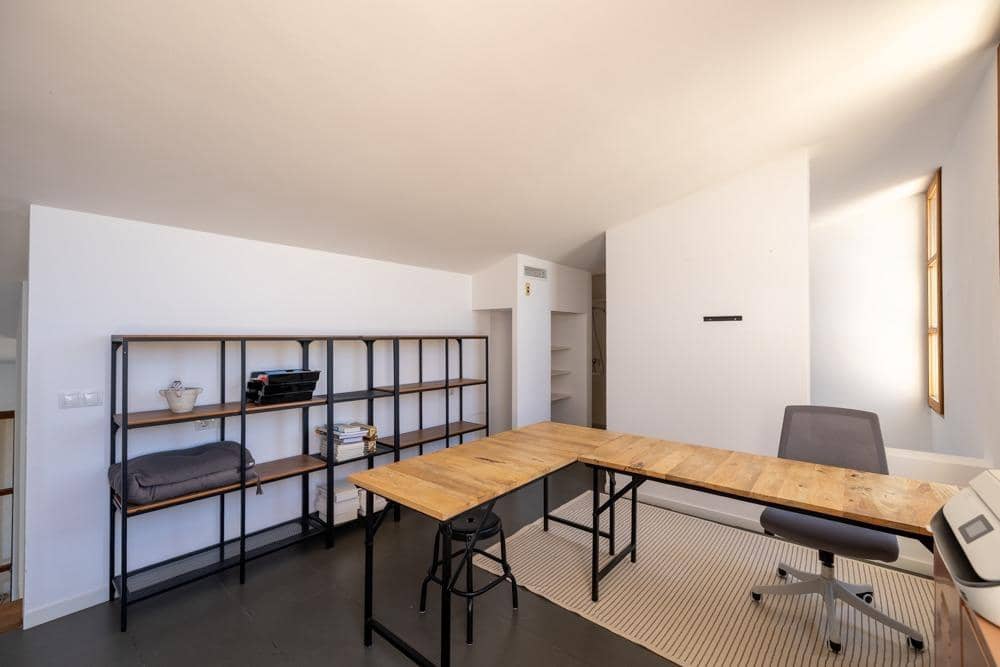 3 bedroom Penthouse for rent in Ses Salines - € 1,800 (Ref: 9934235)