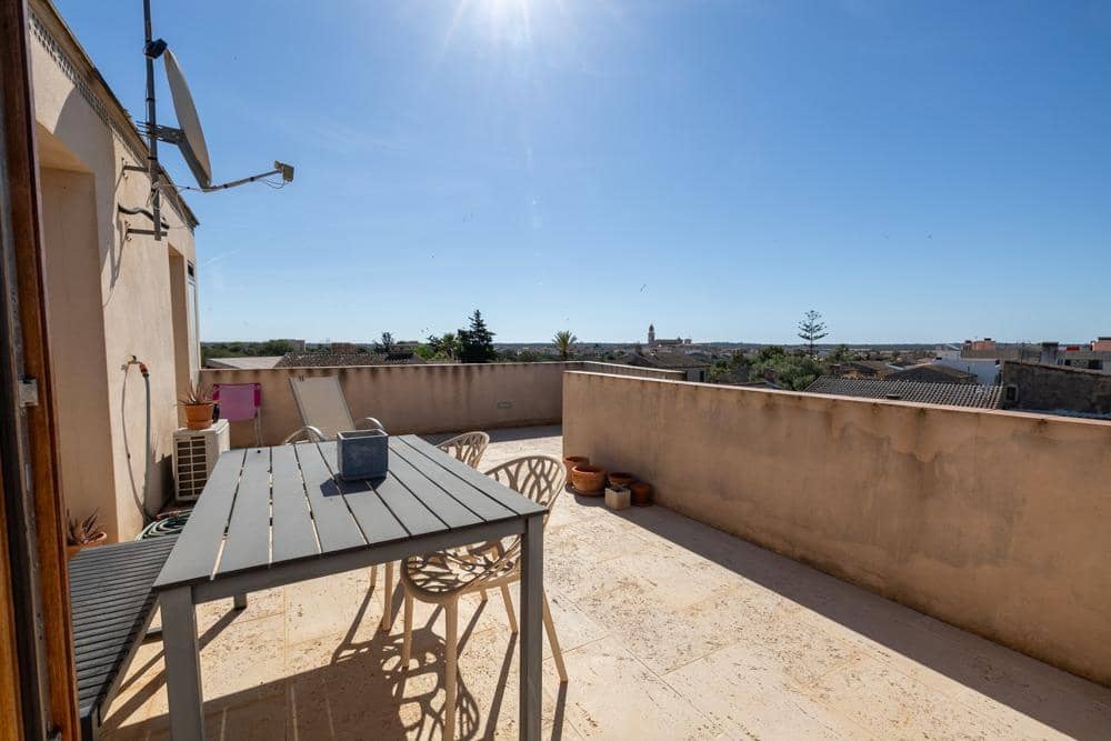 3 bedroom Penthouse for rent in Ses Salines - € 1,800 (Ref: 9934235)