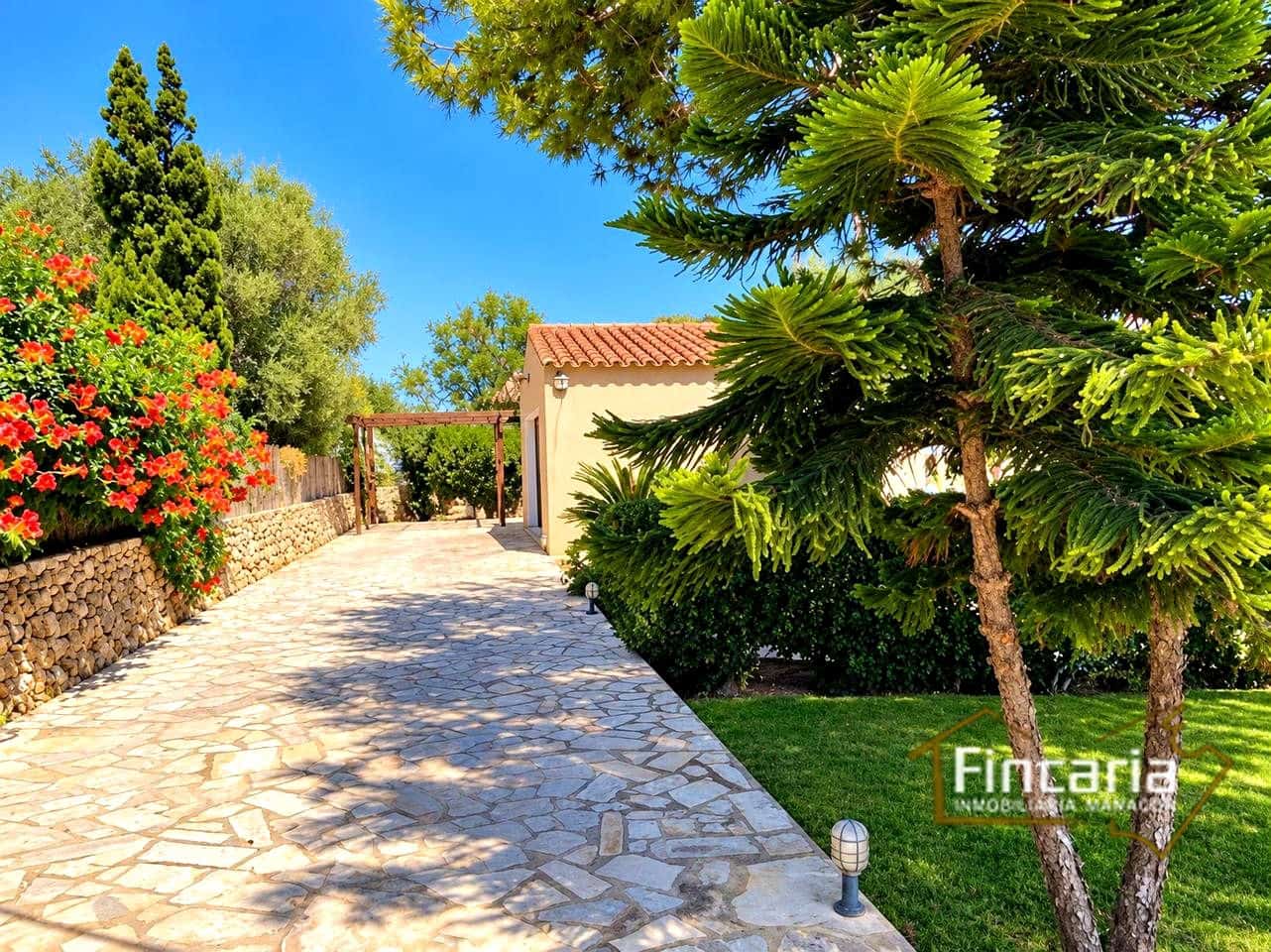 3 chambre Villa/Maison à vendre à Es Castell avec piscine garage - 955 000 € (Ref: 10174796)