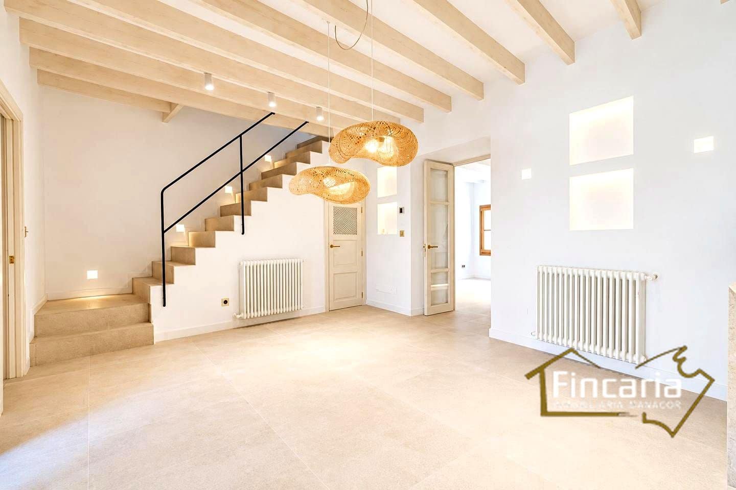5 bedroom Villa for sale in Algaida with pool garage - € 1,190,000 (Ref: 10181888)