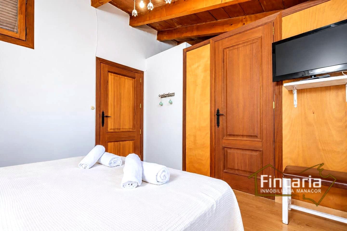 5 bedroom Finca/Country House for rent in Manacor with pool garage - € 5,000 (Ref: 10181889)