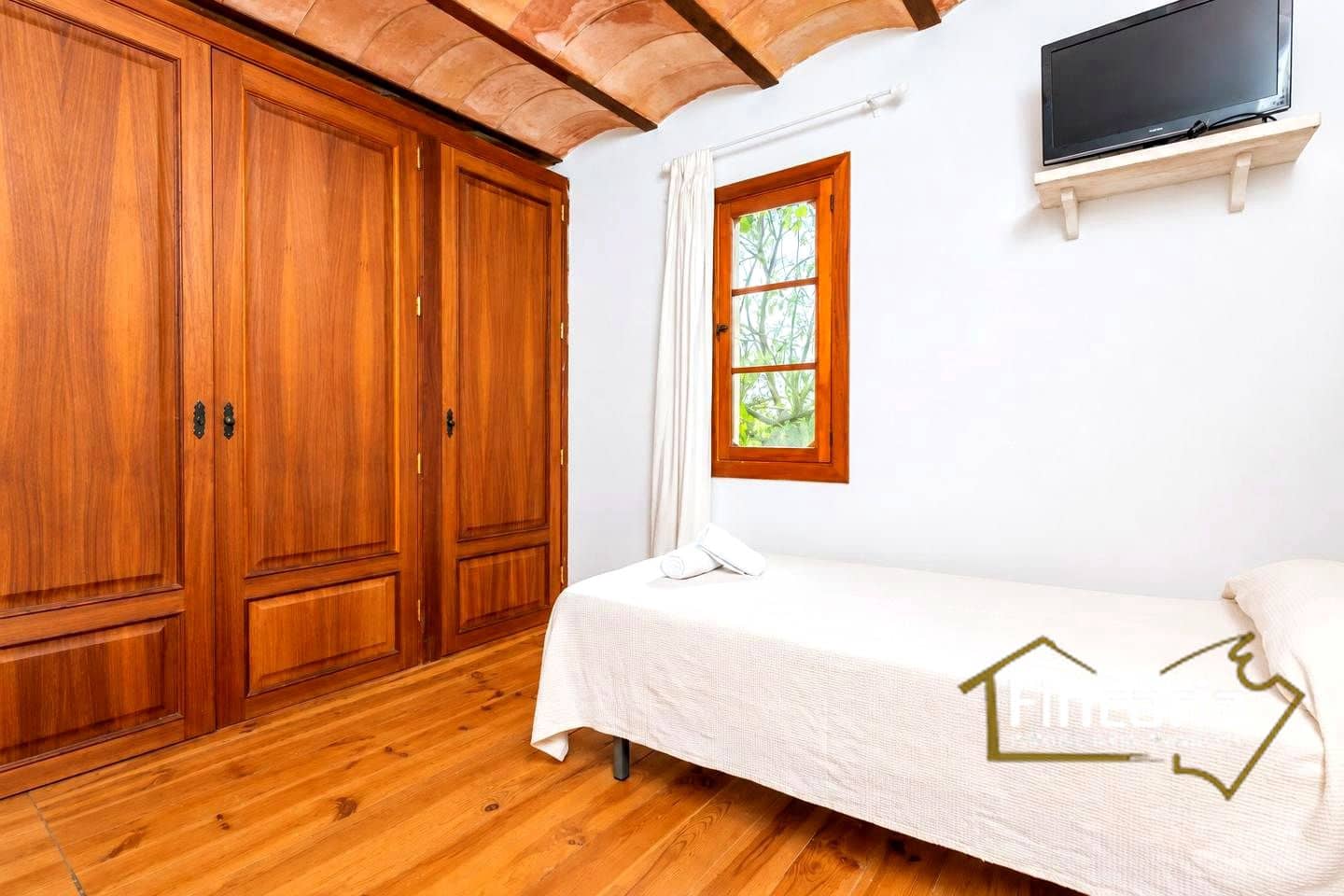 5 bedroom Finca/Country House for rent in Manacor with pool garage - € 5,000 (Ref: 10181889)