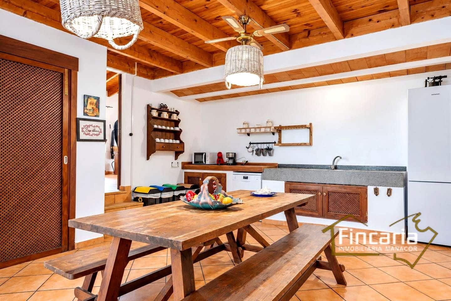 5 bedroom Finca/Country House for rent in Manacor with pool garage - € 5,000 (Ref: 10181889)