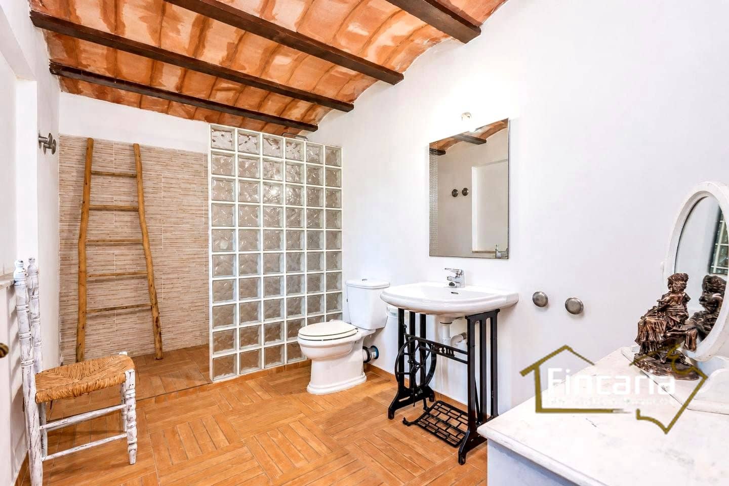5 bedroom Finca/Country House for rent in Manacor with pool garage - € 5,000 (Ref: 10181889)