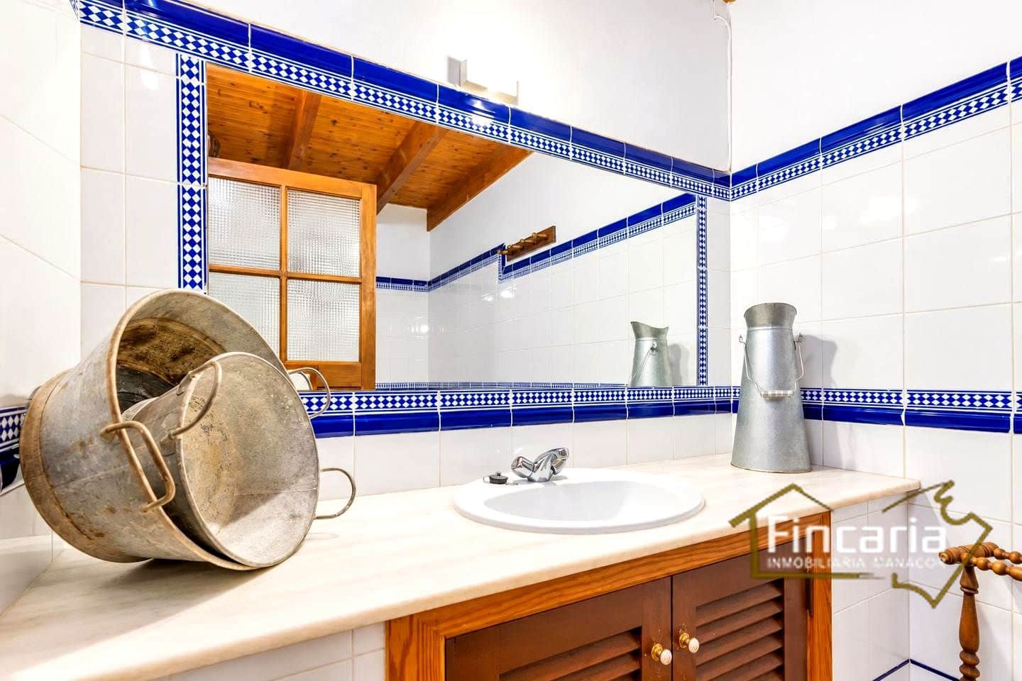 5 bedroom Finca/Country House for rent in Manacor with pool garage - € 5,000 (Ref: 10181889)