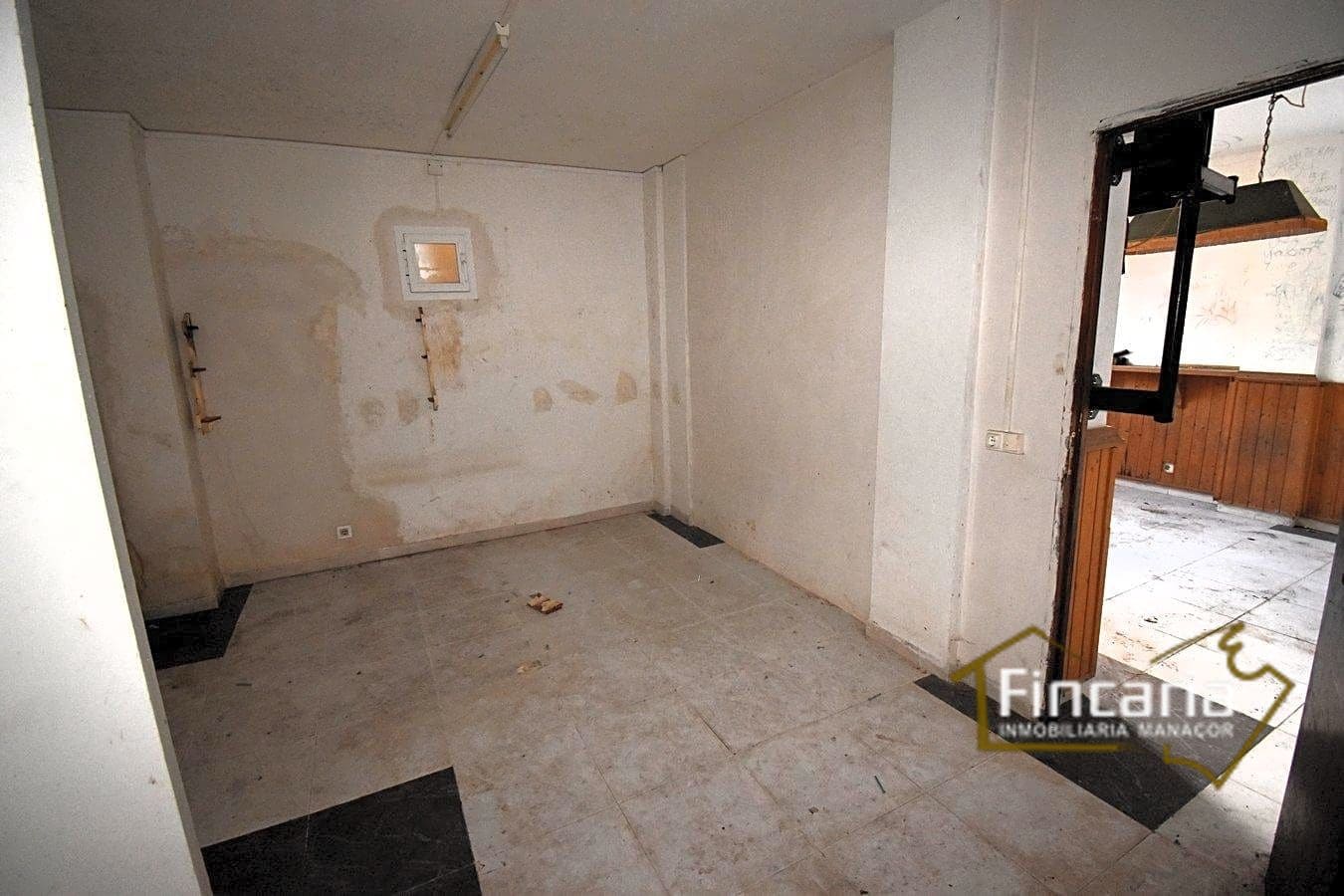 3 soveværelse Virksomhed til salg i Cala Mandia - € 153.900 (Ref: 8822784)