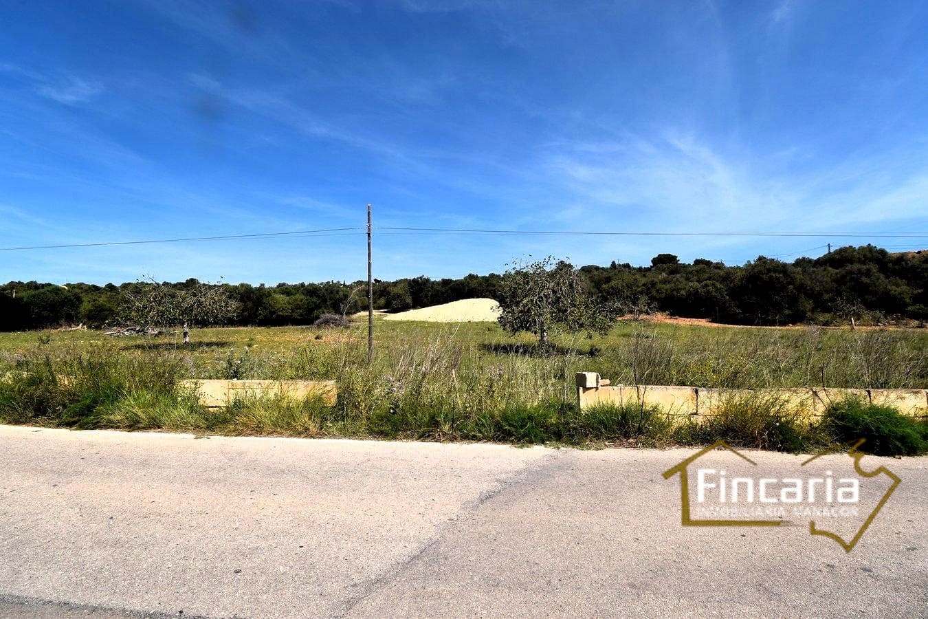 Grunde uden byggetilladelser til salg i Sant Llorenc des Cardassar - € 298.000 (Ref: 8822801)