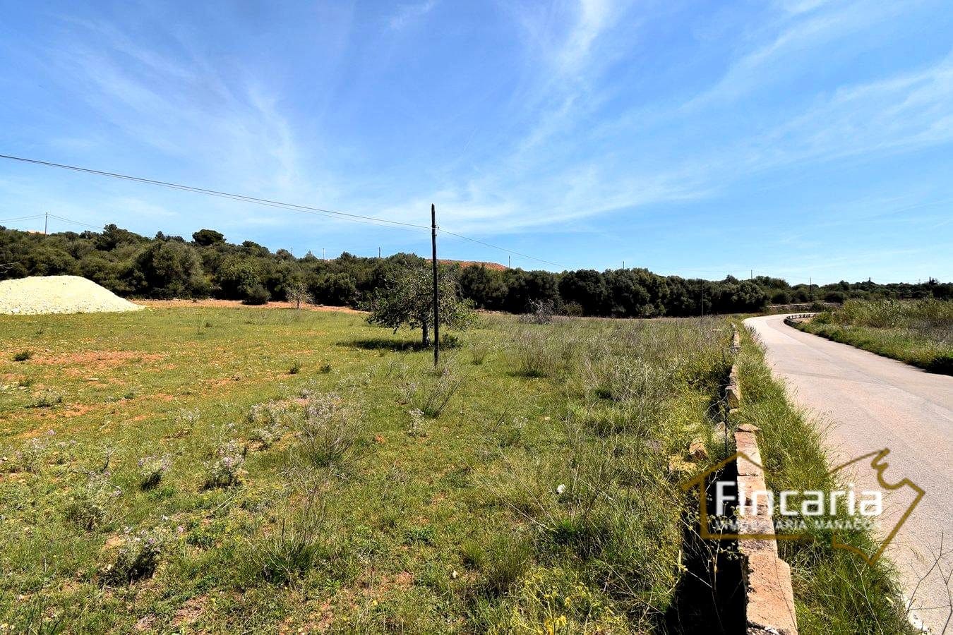 Grunde uden byggetilladelser til salg i Sant Llorenc des Cardassar - € 298.000 (Ref: 8822801)