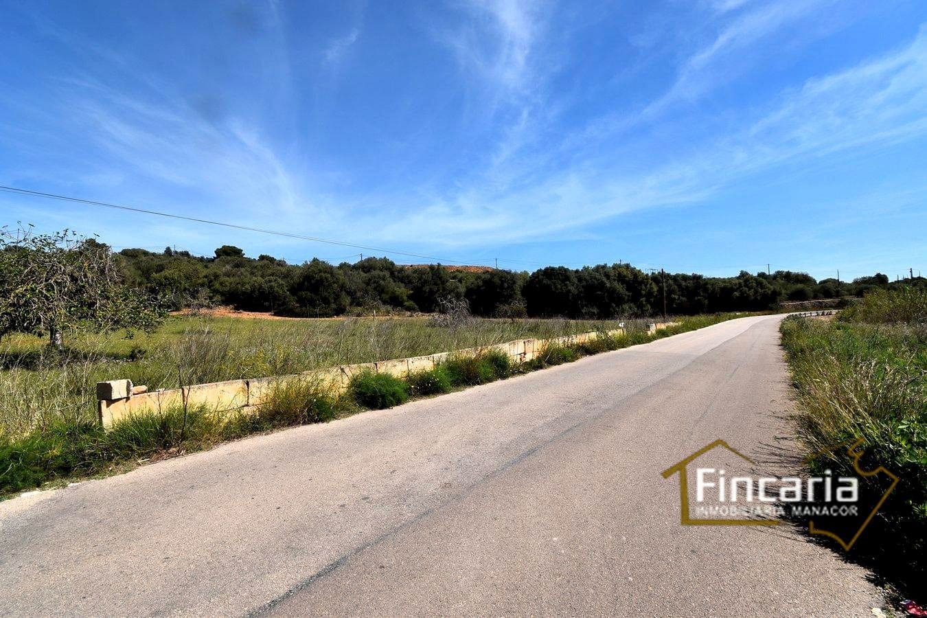 Grunde uden byggetilladelser til salg i Sant Llorenc des Cardassar - € 298.000 (Ref: 8822801)