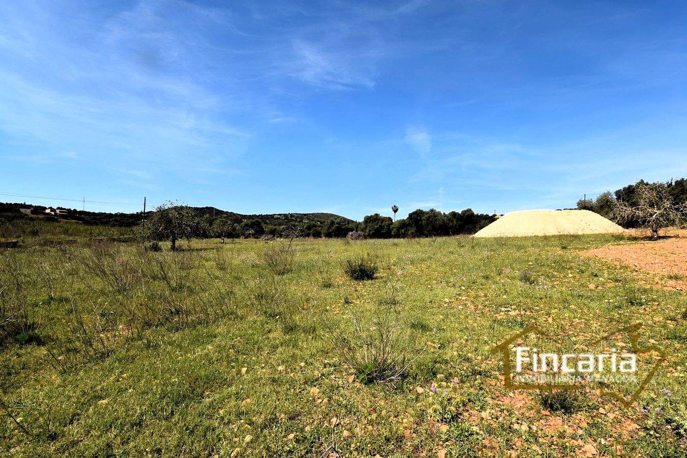 Grunde uden byggetilladelser til salg i Sant Llorenc des Cardassar - € 298.000 (Ref: 8822801)