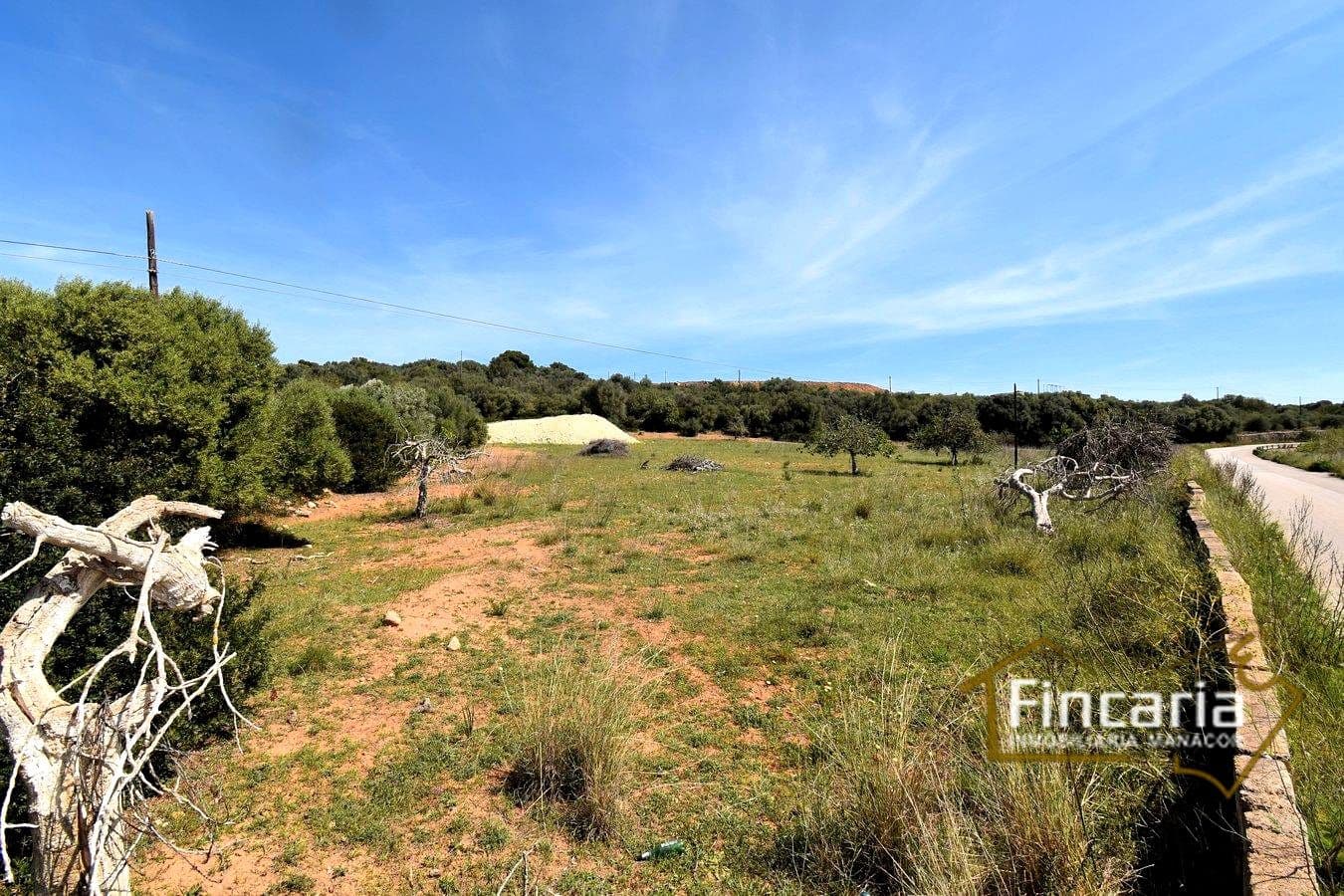 Grunde uden byggetilladelser til salg i Sant Llorenc des Cardassar - € 298.000 (Ref: 8822801)