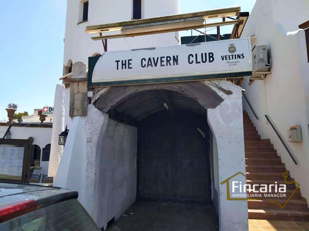 6 bedroom Business for sale in Cala d'Or - € 118,000 (Ref: 8993225)
