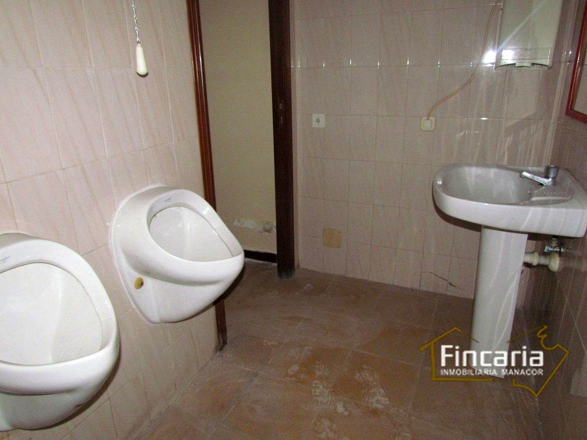 6 bedroom Business for sale in Cala d'Or - € 118,000 (Ref: 8993225)