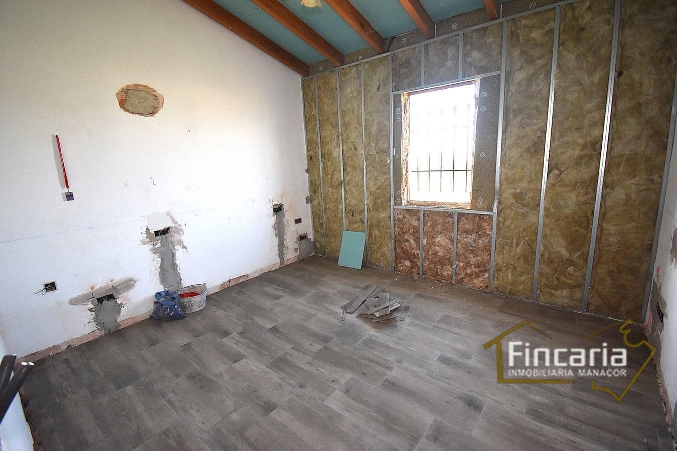 3 bedroom Finca/Country House for sale in Manacor - € 250,000 (Ref: 9448503)