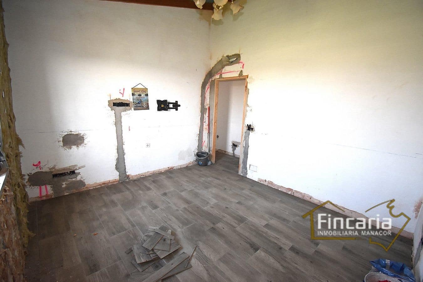 3 bedroom Finca/Country House for sale in Manacor - € 250,000 (Ref: 9448503)