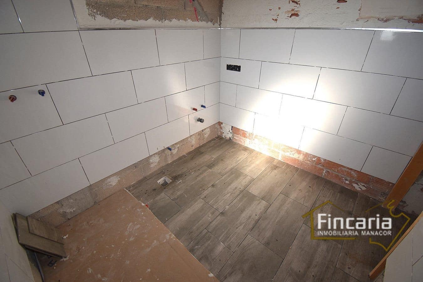 3 bedroom Finca/Country House for sale in Manacor - € 250,000 (Ref: 9448503)