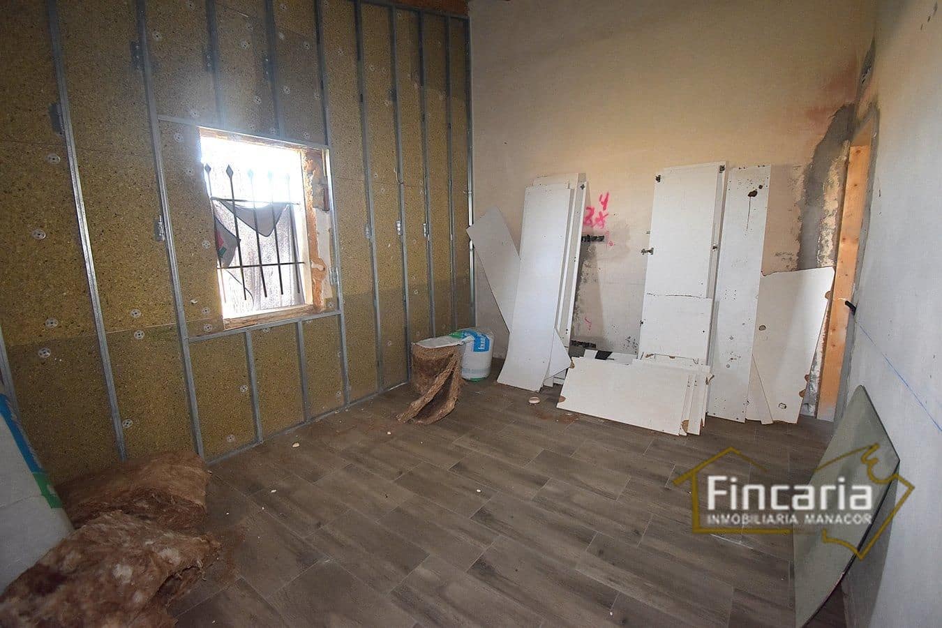 3 bedroom Finca/Country House for sale in Manacor - € 250,000 (Ref: 9448503)