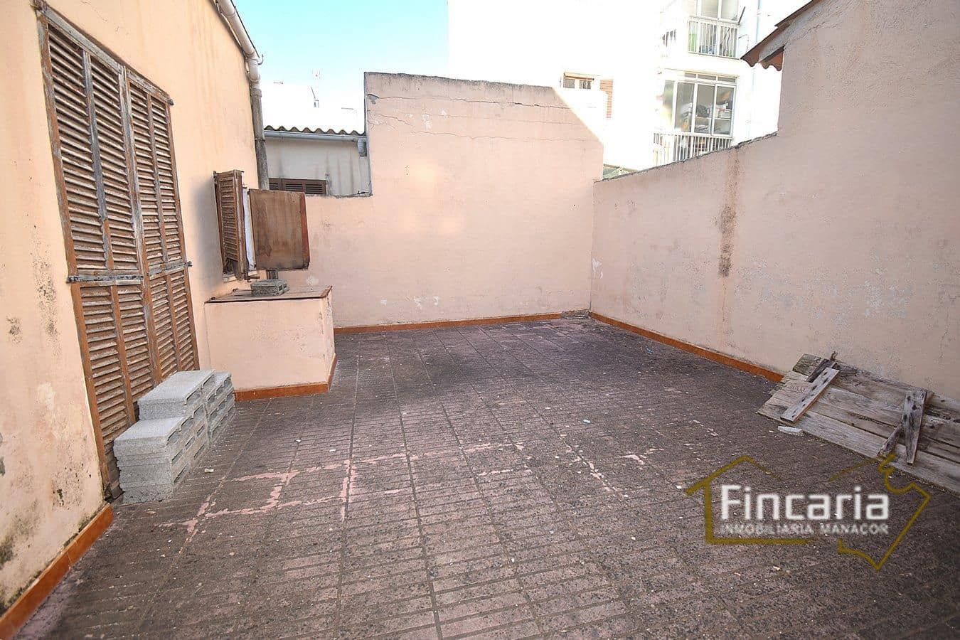 2 bedroom Villa for sale in S'Illot - € 289,000 (Ref: 9466133)