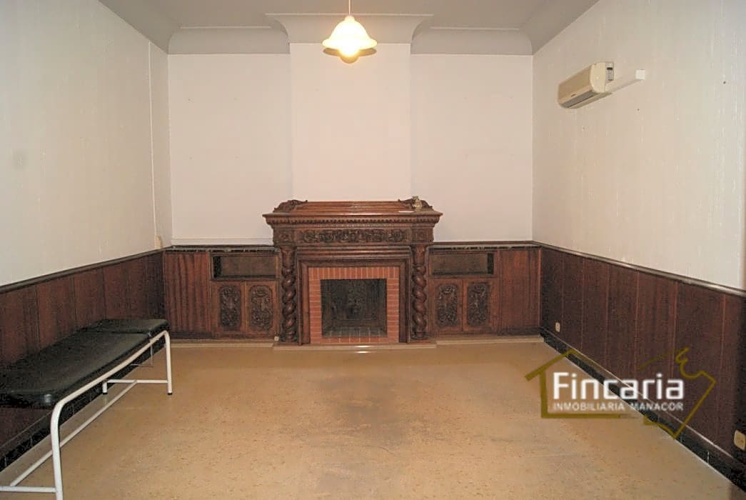 5 soveværelse Kontor til leje i Manacor - € 1.200 (Ref: 9566392)