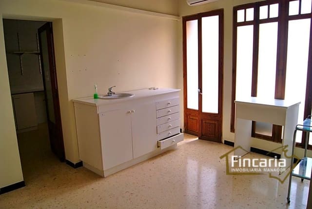 5 soveværelse Kontor til leje i Manacor - € 1.200 (Ref: 9566392)