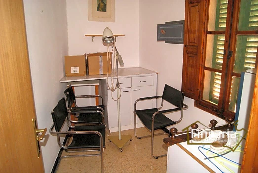 5 soveværelse Kontor til leje i Manacor - € 1.200 (Ref: 9566392)