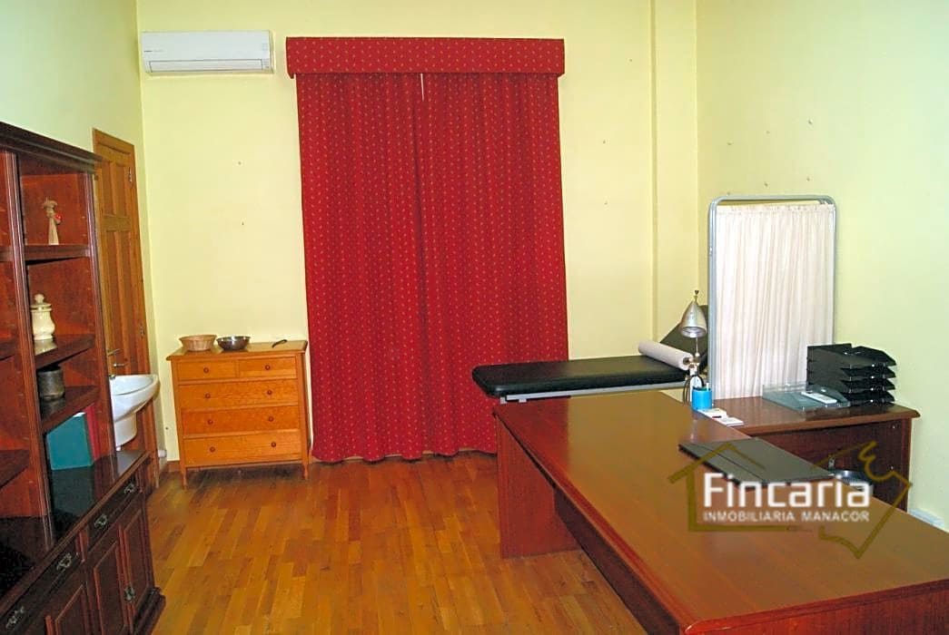 5 soveværelse Kontor til leje i Manacor - € 1.200 (Ref: 9566392)