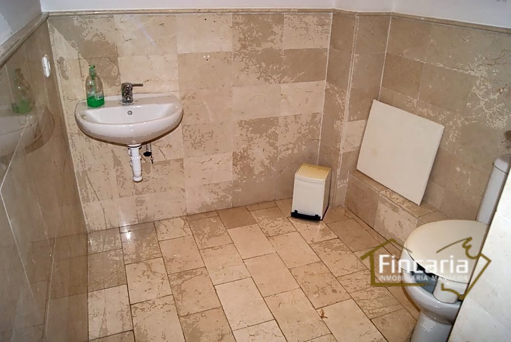 5 soveværelse Kontor til leje i Manacor - € 1.200 (Ref: 9566392)