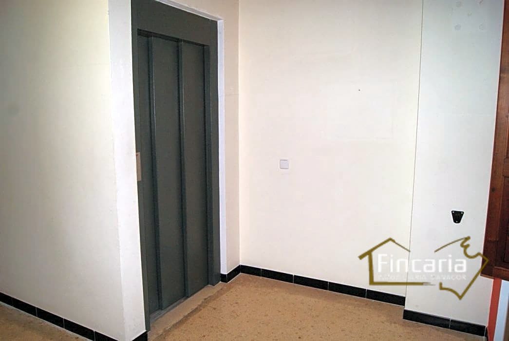 5 soveværelse Kontor til leje i Manacor - € 1.200 (Ref: 9566392)