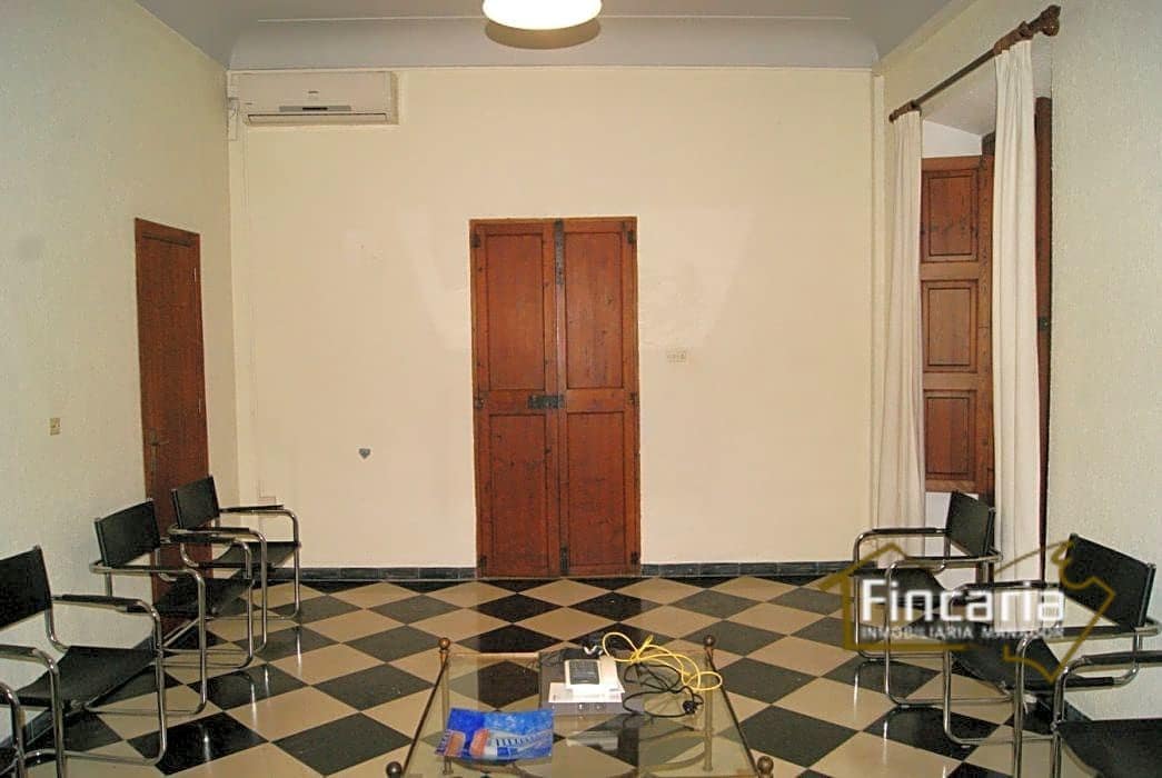 5 soveværelse Kontor til leje i Manacor - € 1.200 (Ref: 9566392)