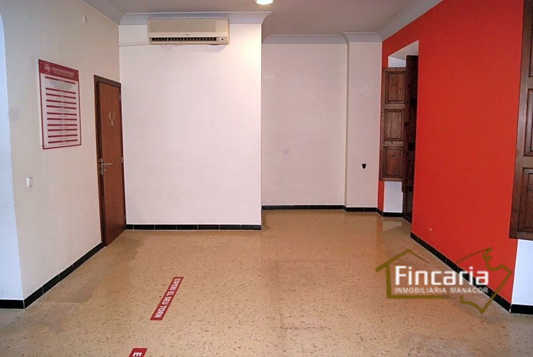 5 soveværelse Kontor til leje i Manacor - € 1.200 (Ref: 9566392)