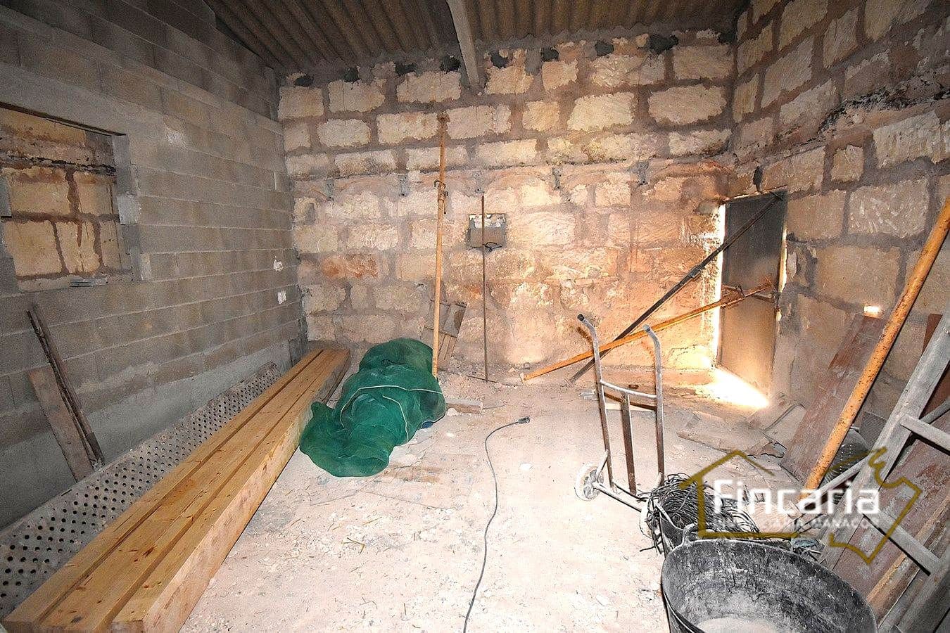 3 bedroom Finca/Country House for sale in Manacor - € 169,000 (Ref: 9737043)