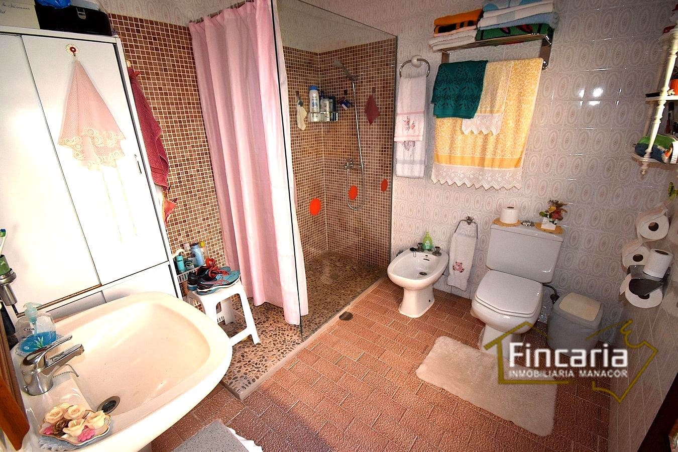 4 bedroom Villa for sale in Manacor with garage - € 450,000 (Ref: 9750962)