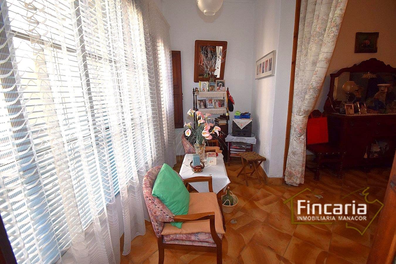 4 bedroom Villa for sale in Manacor with garage - € 450,000 (Ref: 9750962)