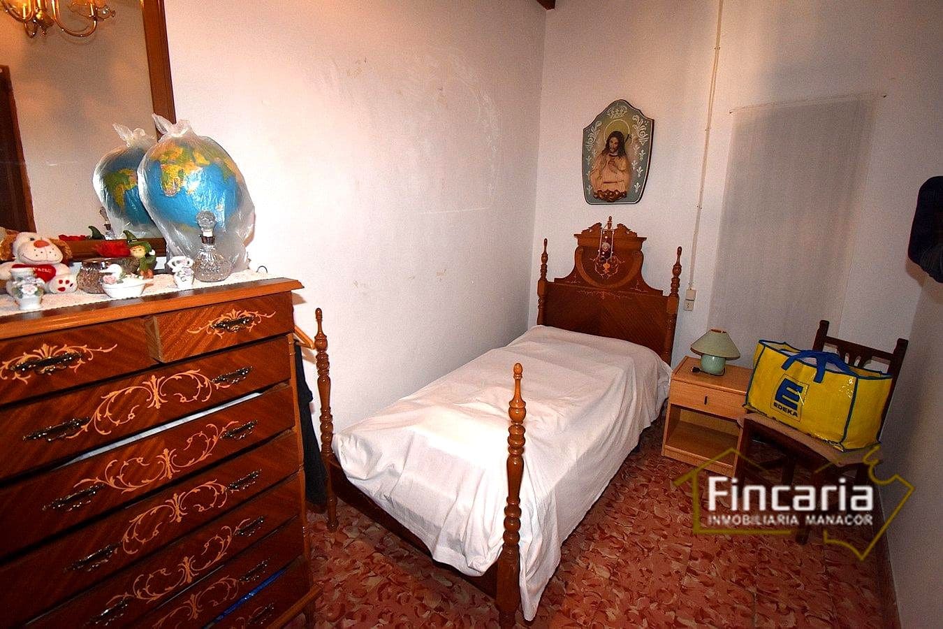 4 bedroom Villa for sale in Manacor with garage - € 450,000 (Ref: 9750962)