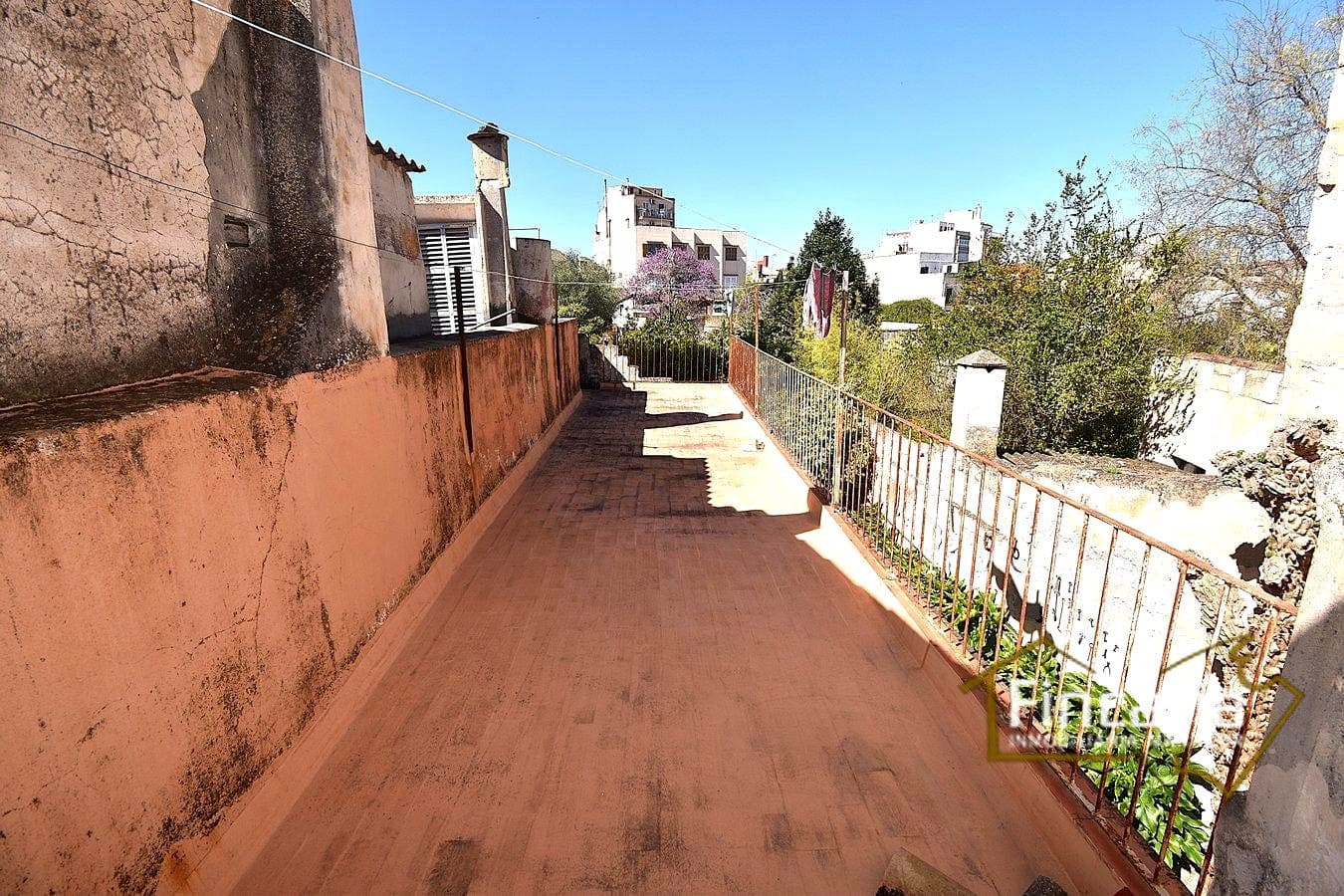 4 bedroom Villa for sale in Manacor with garage - € 450,000 (Ref: 9750962)