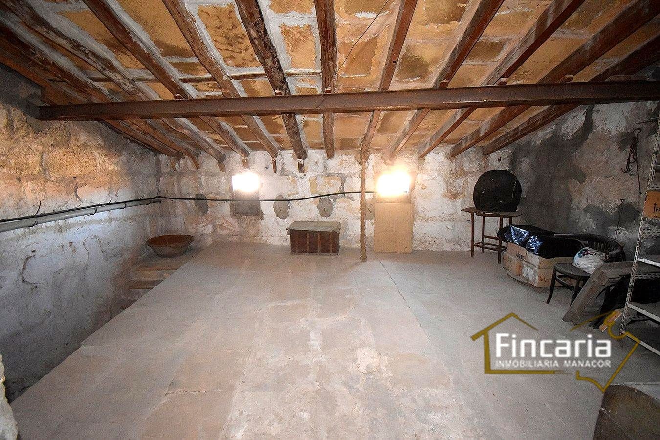 4 bedroom Villa for sale in Manacor with garage - € 450,000 (Ref: 9750962)